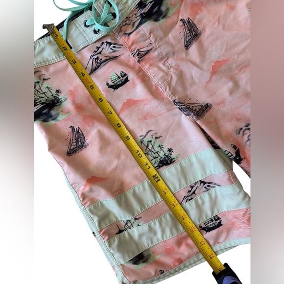 Hurley Men's Tropical Print Swim Shorts - Peach and Mint, Size 28 - Picture 2 of 11